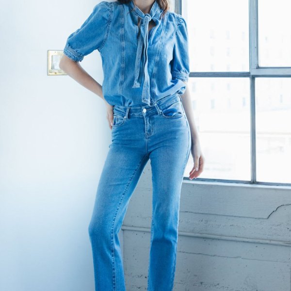Mid Rise Classic Straight Jeans
