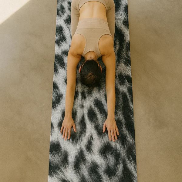 Snow Leopard Print Sustainable Yoga Mat – Ultra Grip + Eco PER | Yune